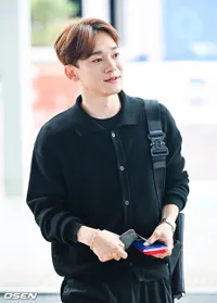 Foto Kemunculan Chen EXO di Depan Publik Pertama Kali Setelah Wamil, Selalu Humble dan Bikin Rasa Kangen Terobati