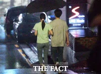 Foto Kencan Kim Yuna dan Ko Woo Rim 11 Jam di Saat Hujan, Sudah 3 Tahun Pacaran - Bakal Nikah Oktober Nanti