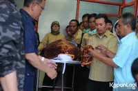 FOTO: Kepergian Budi Anduk Sisakan Lara di Hati Para Sahabat