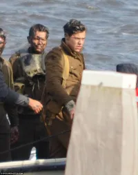 FOTO: Keren! Simak Debut Akting Harry Styles Dalam Film 'DUNKIRK'