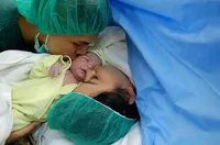 FOTO: Kesetiaan Olivia Wijaya Dampingi Proses Lahiran Chelsea