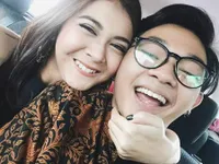 FOTO: Kesha Ratuliu Makin Dewasa, Mesra Peluk-Cium Pacar