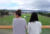 FOTO: Ketemu Kanguru, Rianti Cartwright Liburan Asyik di Tasmania