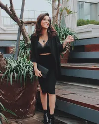 FOTO: Ketika Awkarin Dandan Dewasa & Elegan, Makin Cantik Lho!