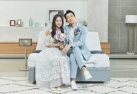 Foto Kim Tae Hee & Rain di Tempat Tidur, Cuddle dan Manja-Manjaan Berdua