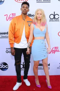 FOTO: Kolam Renang - Lapangan Basket, Megahnya Rumah Iggy Azalea
