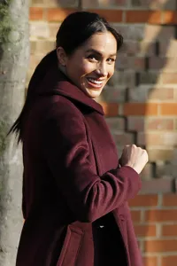 FOTO: Kompaknya Gaya Musim Dingin Kate Middleton & Meghan Markle