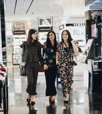 FOTO Kompaknya Nagita, Syahnaz & Nisya Jalan-Jalan Cantik di Mall