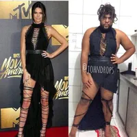 FOTO Konyol! Dengan Barang Seadanya, Pria Ini Tirukan Model Dunia