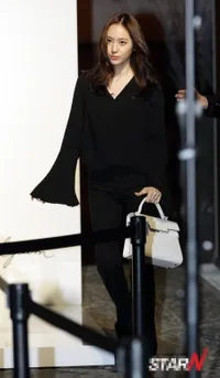 FOTO: Krystal f(x) Bukan Lagi Remaja, Kini Makin Cantik Dewasa