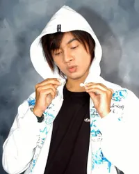 FOTO: Lama 'Hilang', Veri AFI Kini Jadi Penyanyi Religi