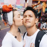 FOTO: Lebaran, Irfan & Jennifer Bachdim Liburan Seru ke Singapura