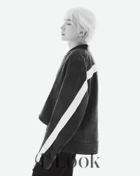 FOTO: Leeteuk Super Junior Pamer Abs di Pemotretan 1stLook