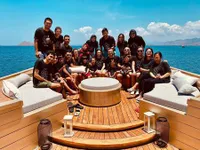 FOTO: Liburan Anang Hermansyah Ajak Keluarga ke Labuhan Bajo, Rayakan Ultah Arsya