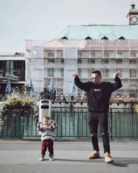FOTO: Liburan Hangat & Akrab Keluarga Ringgo Agus Rahman di Swiss