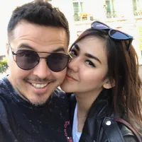 FOTO: Liburan ke Eropa, Ini Momen Manis Keluarga Sissy Priscillia