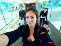 FOTO: Liburan Keluarga Wulan Guritno di Inggris, Harmonis Bahagia