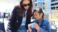 FOTO: Liburan Masayu Anastasia ke Australia, Ajak Anak dan Ibunda