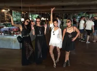 FOTO: Liburan Ratu Felisha di Bali, Gila-Gilaan Bareng Sahabat