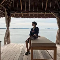 FOTO: Liburan Romantis Mey Chan - Suami Bulenya di Private Island