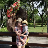 Foto: Liburan Seru & Intim Carissa Putri Bersama Quenzino di Bali