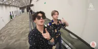 Foto Yunhyeong dan Jinhwan iKON di Bali, Belajar Selancar Sampai Lecet - Jago Nawar