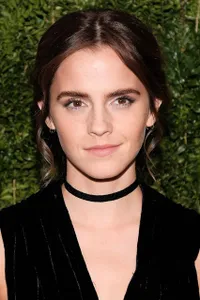 FOTO: Makeup Flawless Sempurna, Ini Tips Cantik Ala Emma Watson