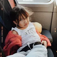 FOTO: Makin Besar, Sarah Anak Nana Mirdad & Andrew White Tumbuh Cantik Hingga Fotogenik Bak Model