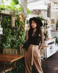 FOTO: Makin Cantik & Stylish, Ini OOTD Kece Ala Febby Rastanty