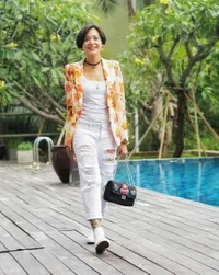 FOTO: Makin Cantik Menggemaskan, Gaya Poppy Sovia Tak Lagi Tomboy