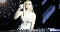 FOTO: Makin Seksi, Amel Alvi Kini Sibuk Jadi DJ 