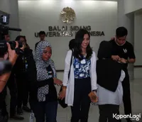 FOTO: Malu-Malu, Vidi Aldiano - Sheila Dara Kepergok Berduaan