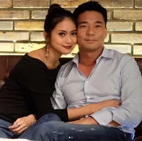 FOTO: Manis! Kemesraan Rini Yulianti & Suami Liburan Seru di Bali