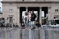 FOTO: Manis! Keseruan Gading, Gisel & Gempi Liburan di Amsterdam