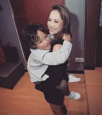 FOTO: Manis! Momen Ceria BCL & Ashraf Sinclair Bersama Sang Anak