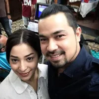 Foto Manisnya Kedekatan Nikita Willy dan Sultan Djorghi, Bagai Keluarga - Panggil Ayah Anak