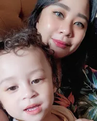 Foto Mantan Artis Cilik Chikita Meidy dengan Putranya, Mamanya Makin Cantik - Anaknya Kayak Bule