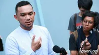FOTO: Mantan Kekasih, Fakhrul Razi Tanggapi Rina Nose Lepas Hijab