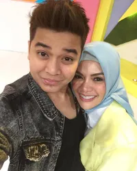 FOTO: Mantap Berhijab, Nikita Mirzani Sempat Curhat Soal Kerjaan