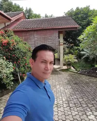 FOTO: Marcellino Lefrandt Ajak Anak-Anaknya Pergi Kunjungi Manado