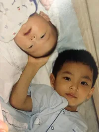 Foto Masa Kecil Member SEVENTEEN Bareng Saudara Kandung, Bikin Fans Gemas Sekali