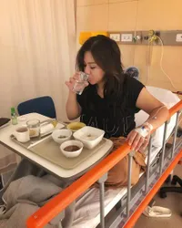FOTO: Masuk Rumah Sakit, Sissy Prescilla Dijaga 2 Jagoan Kecilnya
