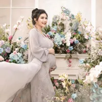 Foto Maternity Shoot Rica Andriani, Bumil Super Cantik Panen Pujian