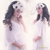 FOTO: Maternity Shoot Ririn Ekawati, Cantik Elegan Berbalut Putih