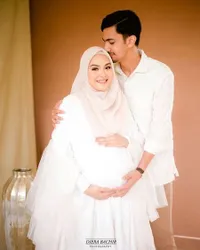 FOTO Maternity Shoot Vebby Palwinta, Aura Keibuan Semakin Memancar Kuat