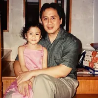 Foto Maura Adik Cantik Sherina yang Belum Bisa Pulang ke Indonesia, Bikin Kangen Keluarga