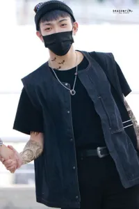 Foto Member ATEEZ Berangkat ke Indonesia Tanpa Mingi, ATINY Bikin Trending!