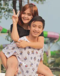 Foto Mesra Bowo Tik Tok & Pacar Barunya yang Cantik, Didoakan Langgeng