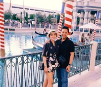 FOTO Mesra, Sheza Idris & Suami Jalan-Jalan Romantis di Las Vegas
