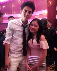 FOTO: Mesranya Prilly Latuconsina & Maxime Bouttier, Bikin Baper